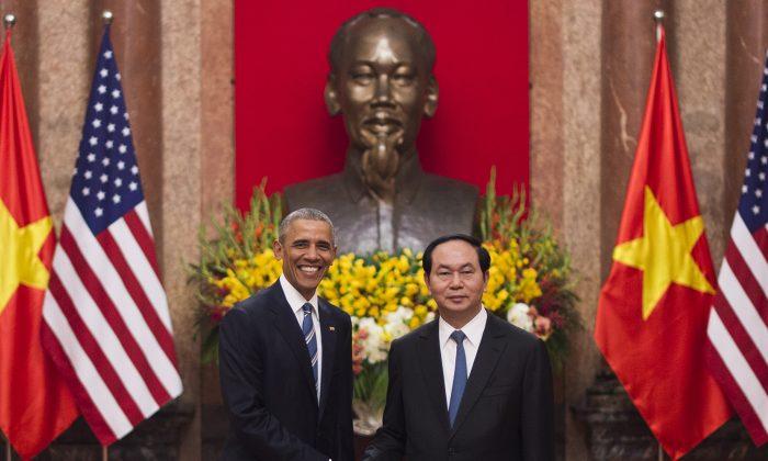 With Eye on China, Obama Strengthens Ties With Vietnam
