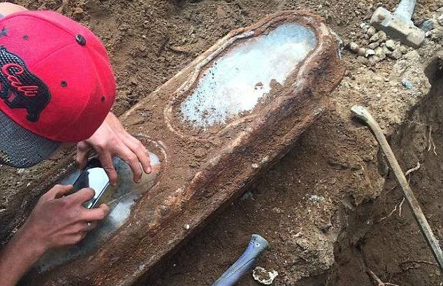 Perfectly Preserved Body of a Young Girl Buried in the 1800s Found Under San Francisco Home