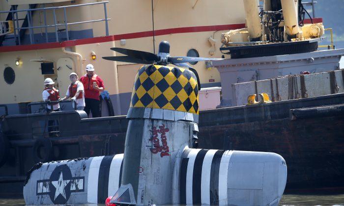 WWII Plane Pulled From Hudson After Crash That Killed Pilot