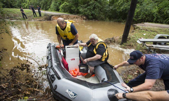 5 Dead, at Least 2 Missing After Floods in Texas, Kansas