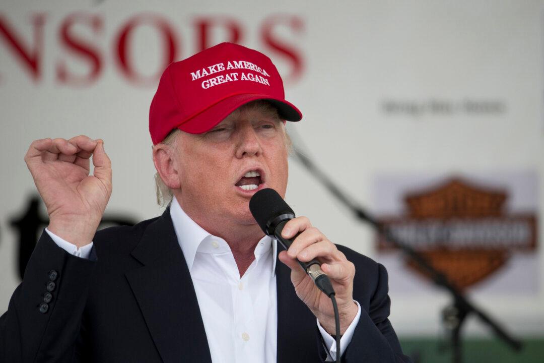 Trump Rallies Veterans at Annual Rolling Thunder Gathering