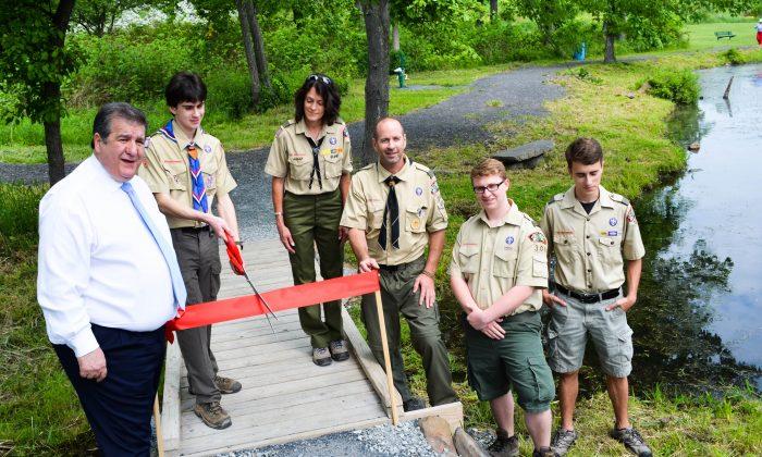 Eagle Scout Builds Walking Bridge at Middletown Park
