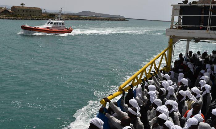 19 Dead, 103 Rescued When Migrant Boat Sinks in Mediterranean