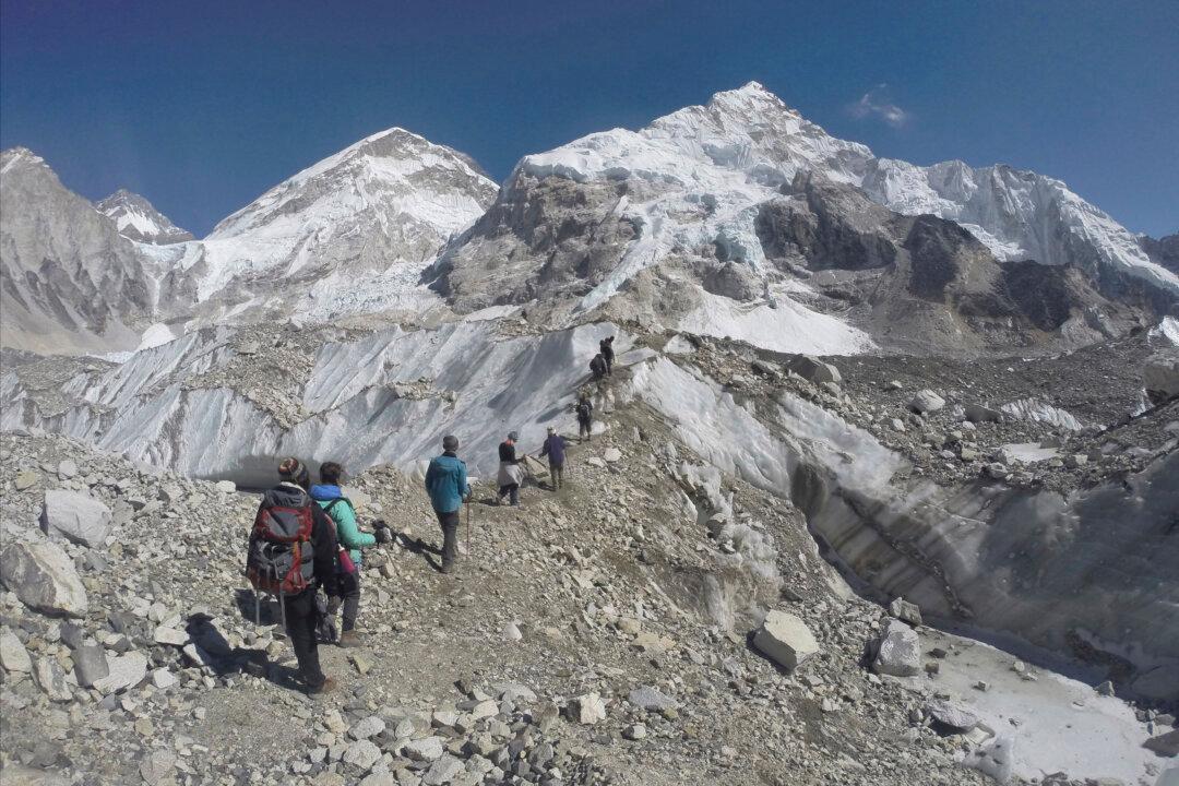 Australian Man Dies Descending Mt Everest on Charity Climb