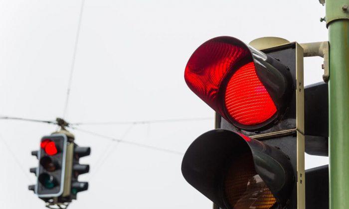 6-Year-Old Boy Calls 911 on Dad for Driving Through a Red Light