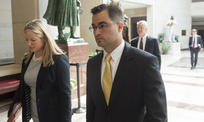 Clinton’s Former Tech Aide Plans to Plead the Fifth in Email Server Deposition