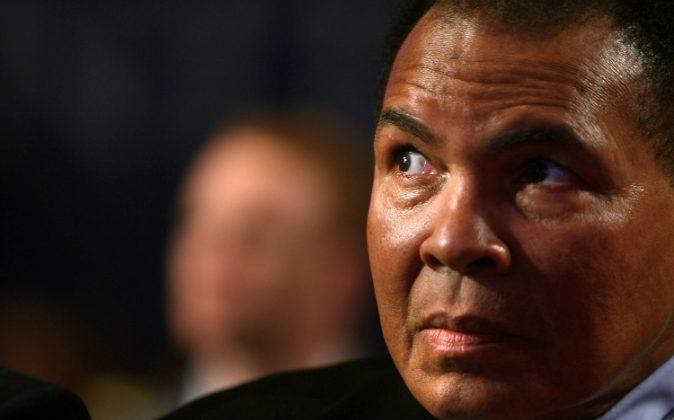 Muhammad Ali’s Family Rushed to Intensive Care Bedside