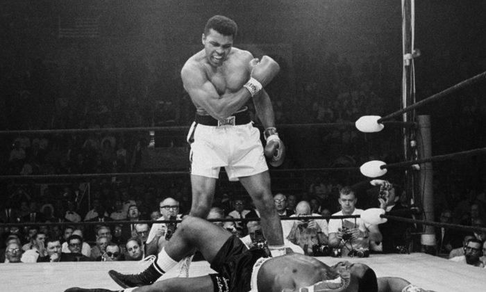 Last Public Photo of Muhammad Ali Revealed