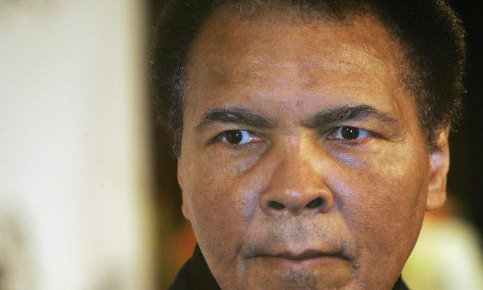 Obama Mourns Death of Mohammad Ali: He Fought For Us