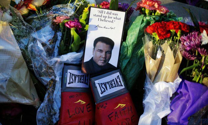 Muhammad Ali’s Heart Kept Beating After His Body Shut Down, Daughter Says