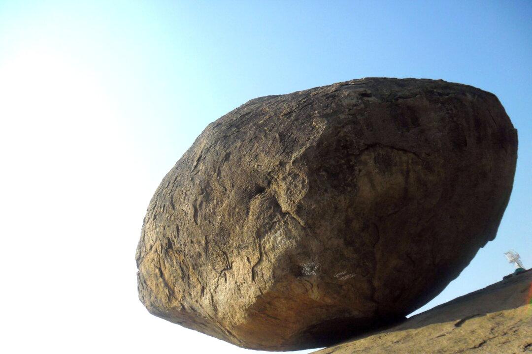 250-Ton Boulder Seems to Defy Laws of Physics