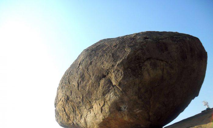 250-Ton Boulder Seems to Defy Laws of Physics