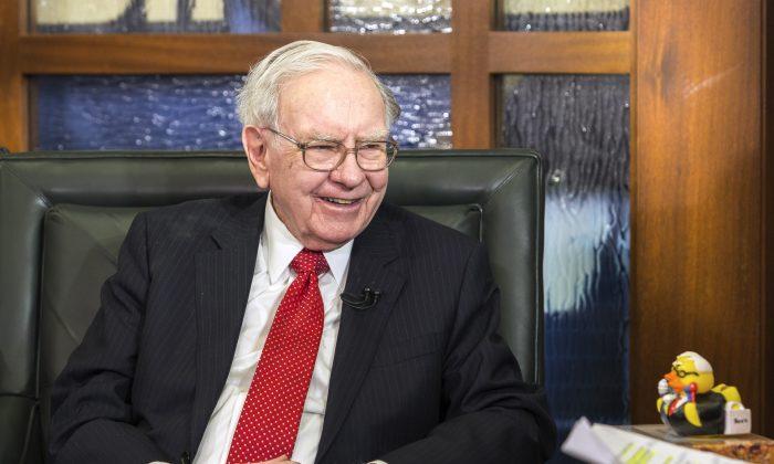 Private Buffett Lunch Goes to Highest Bidder for Over $3.4M