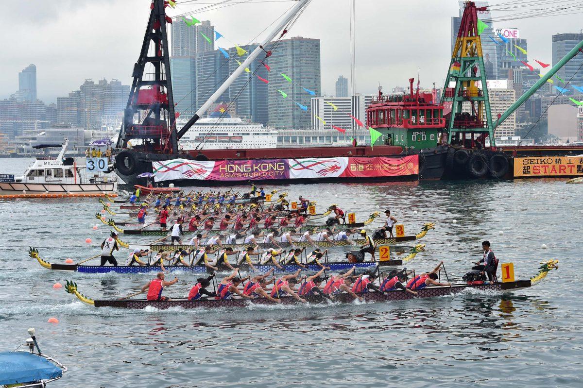 Hongkongers celebrate Dragon Boat Festival at Central Harbourfront in Hong Kong on June 12, 2016. (Bill Cox/The Epoch Times)