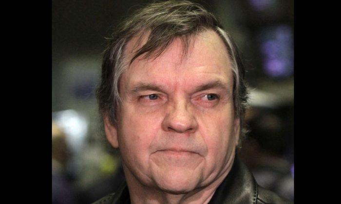 Update: Singer Meat Loaf Collapses Due to ‘Severe Dehydration’ During Concert in Canada