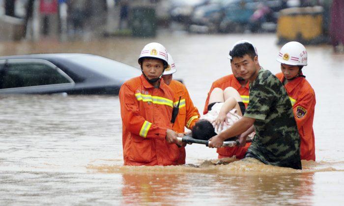 Floods in Southern China Kill 25, Displace Over 33,000