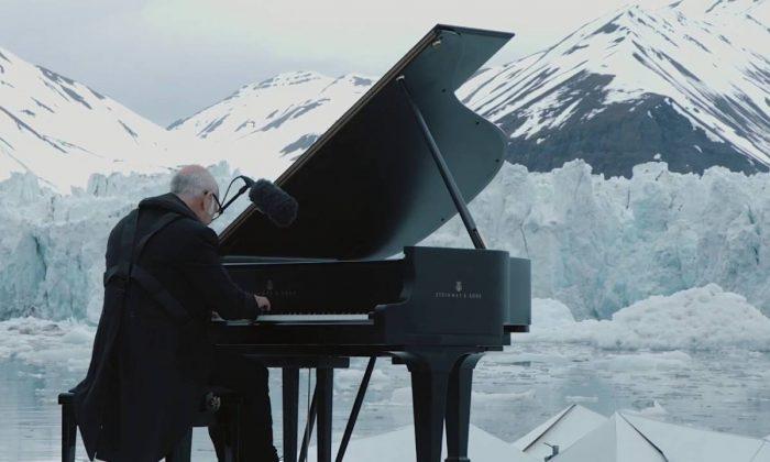Video: Breathtaking Performance by Italian Pianist as He Floats Among Crumbling Arctic Glacier