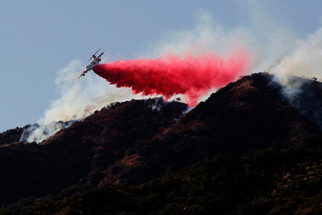 Authorities: Two Nevada Firefighting Planes Collide Mid-Air in Southern Nevada, Both Pilots Dead