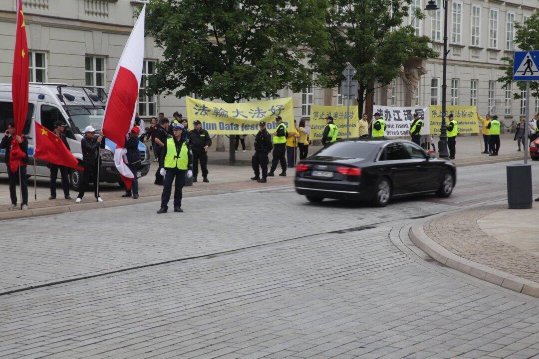 How Xi Jinping Was Welcomed in Poland