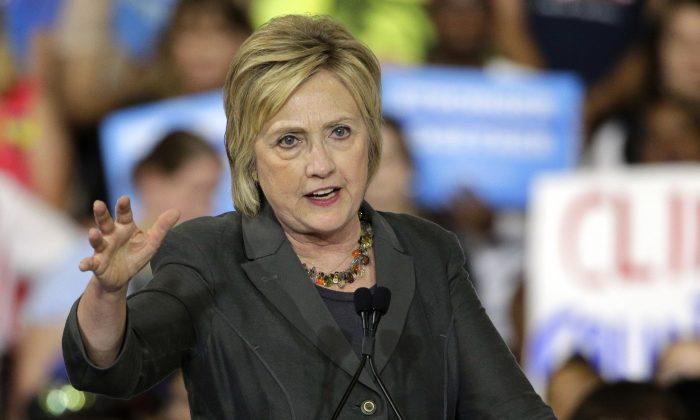 Aide: Clinton Opposed Private Emails Accessible to ‘Anybody’