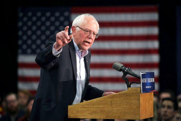  Democratic presidential candidate Sen. Bernie Sanders (I-VT) in Waterloo, Iowa, on Jan. 31. (Alex Wong/Getty Images)