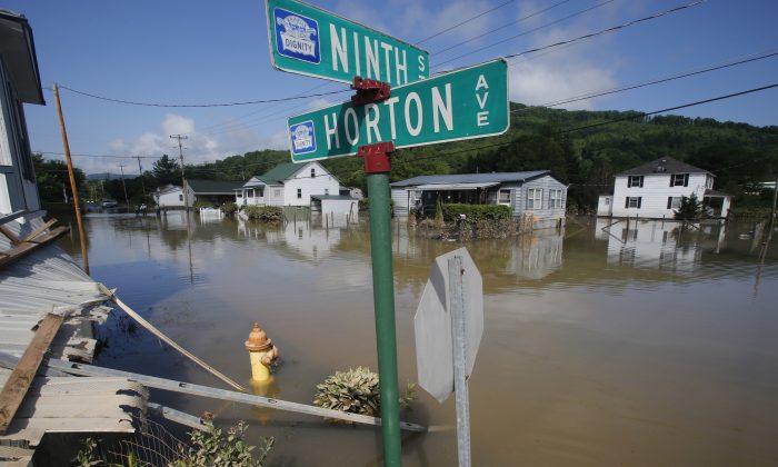 Obama OKs Federal Aid for West Virginia; at Least 24 Dead