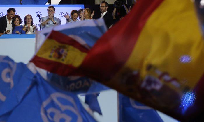 Spain’s Socialists Reject Rajoy’s Attempt at Grand Coalition