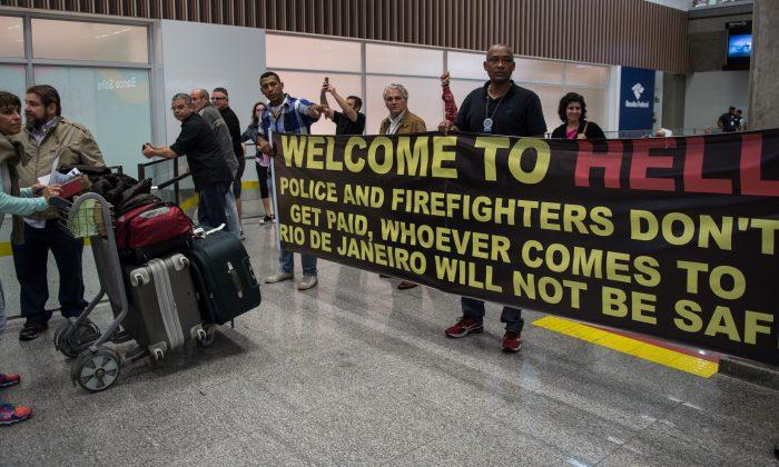 Rio Police Protest at Airport: ‘Welcome to Hell,’ Tell Tourists ‘Rio de Janeiro Will Not Be Safe’