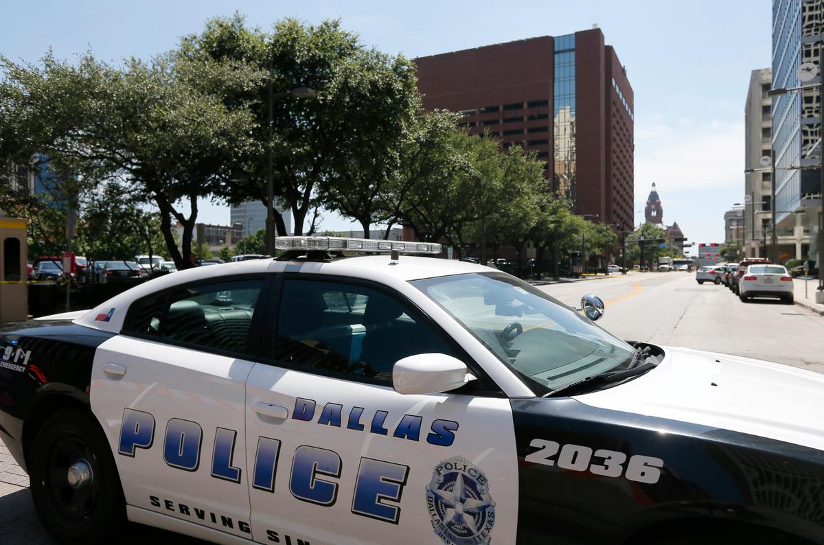 Ex-soldier Kills 5 Officers in Dallas, Setting US on Edge