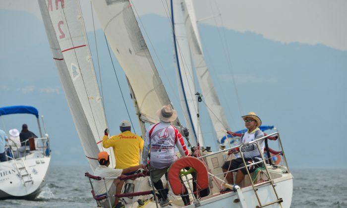 Patchy Winds for Summer Saturday Racing