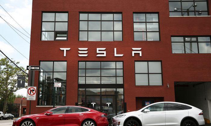 Is Tesla’s Fatal Crash a Setback for Self-Driving Technologies?