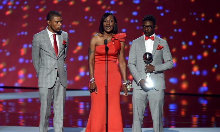 ESPN Honors the Late Zaevion Dobson With Courage Award After He Shielded Girls From Gunfire