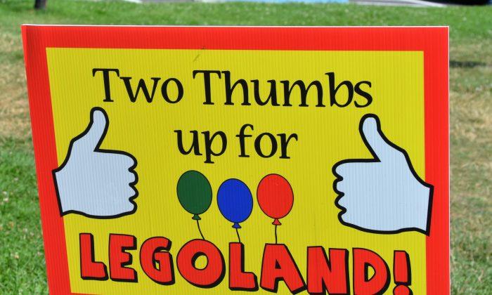 Local Residents Meet ‘n Greet to Support LEGOLAND New York