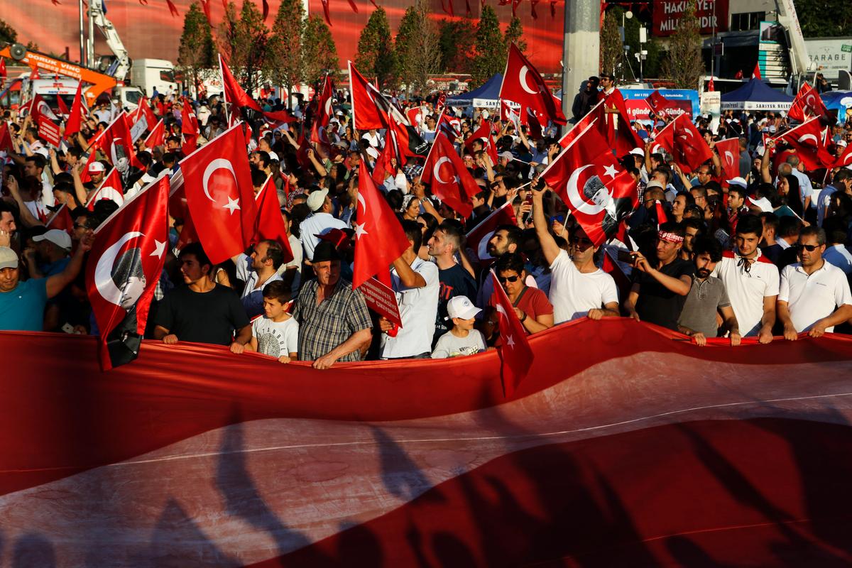 Turkey, Once Touted as Regional Model, Is Mired in Tension