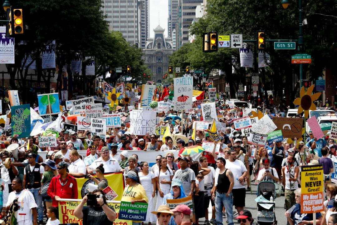 DNC Steps Off in Philadelphia With Huge Protests, High Temps