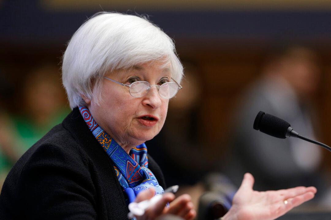 Yellen Signals the Fed Will Likely Raise Rates This Month