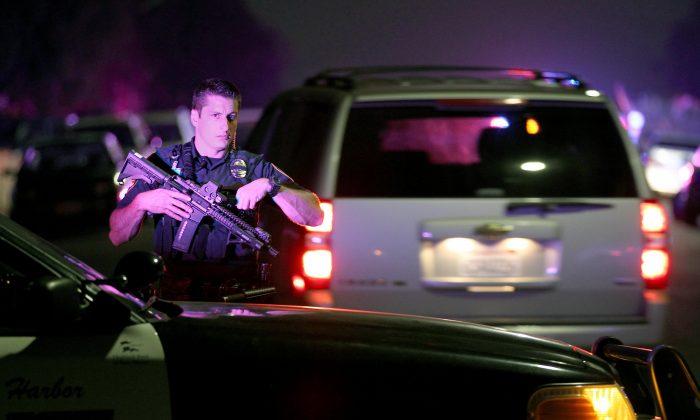 2 San Diego Police Officers Shot, 1 Fatally, in Traffic Stop