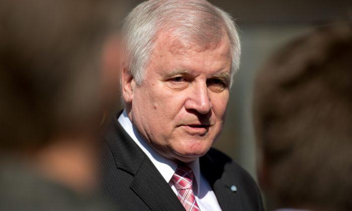 Bavaria Governor Criticizes Merkel’s ‘We Will Manage’ Mantra