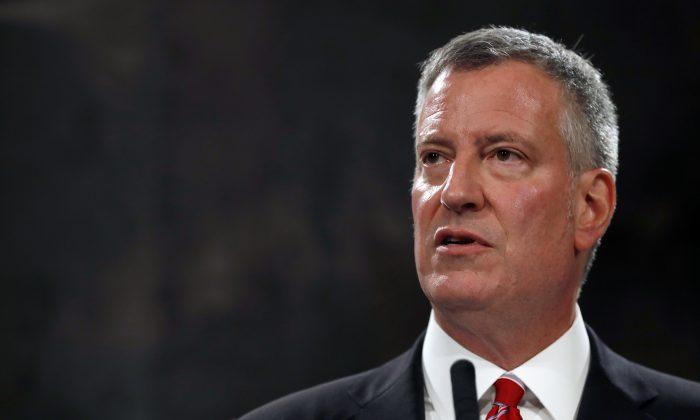 New York Mayor Backs Plan to Shut Rikers Island Jail Complex: NY Times