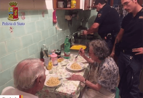 Police Officers Cook a Meal for Lonely Senior Couple in Heartwarming Act (Video)