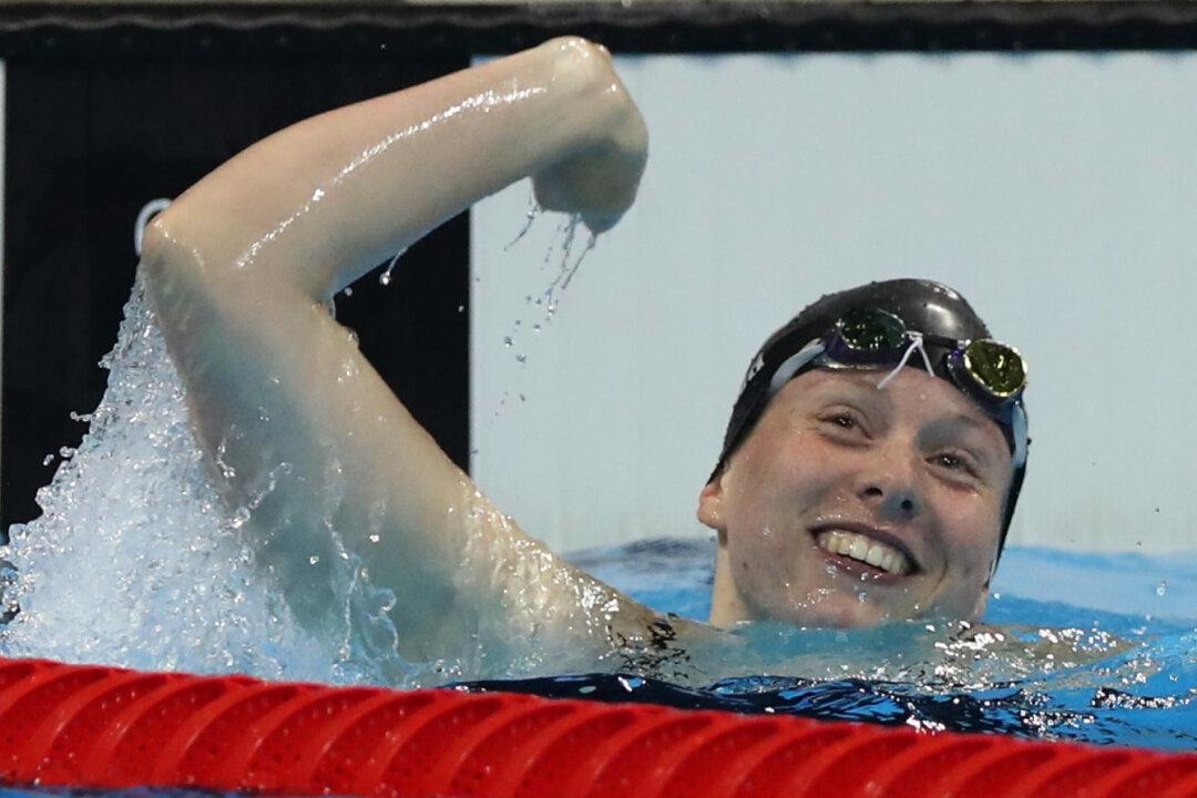 King Makes Statement in Win Over Russia’s Efimova