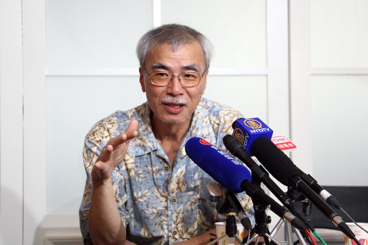 Hong Kong Leading Writer’s Dismissal Draws Comments About Censorship