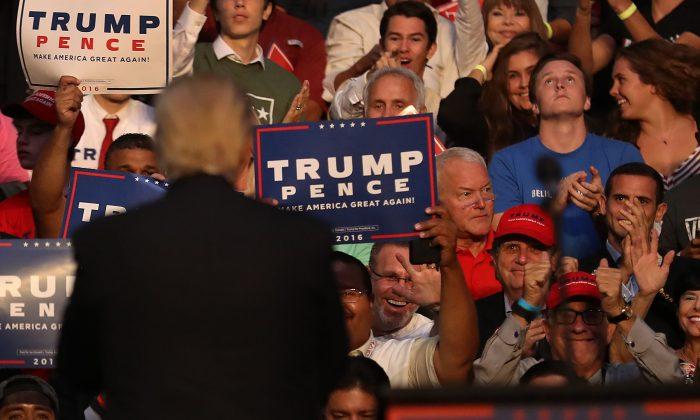 Controversial Congressman Behind Trump at Florida Rally as He Attacks Clinton for Similar Bad Optics