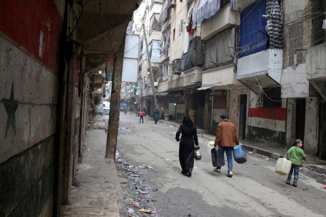 Doctors Save Lifeless Baby After Bomb Attack in Aleppo, Syria