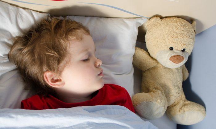 For Kids, a Late Bedtime Raises Obesity Risk, Study Finds