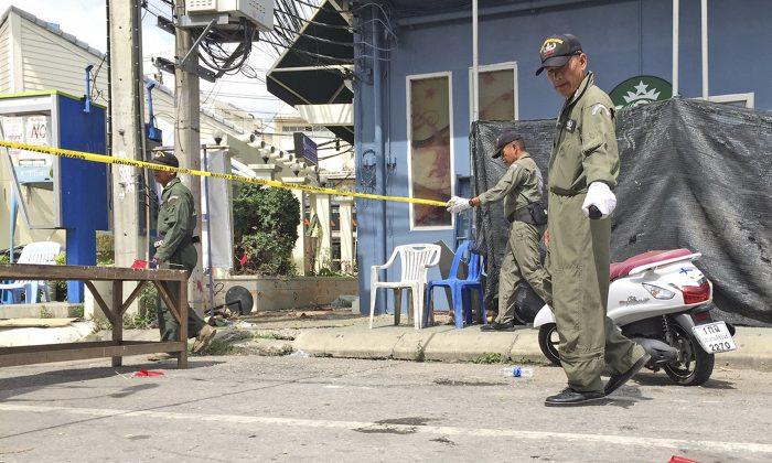 Thai Police Look for Suspects After Bombs Hit Tourist Sites