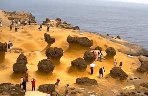 Bizarre Rocky Landscape at Taiwanese Park Seems to Belong to Another Planet (Video)