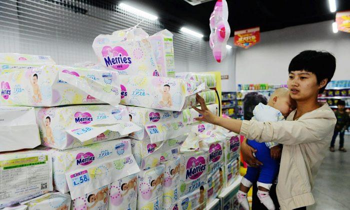 Wary of Local Shortcomings, Chinese Parents Look to Japan for Diapers