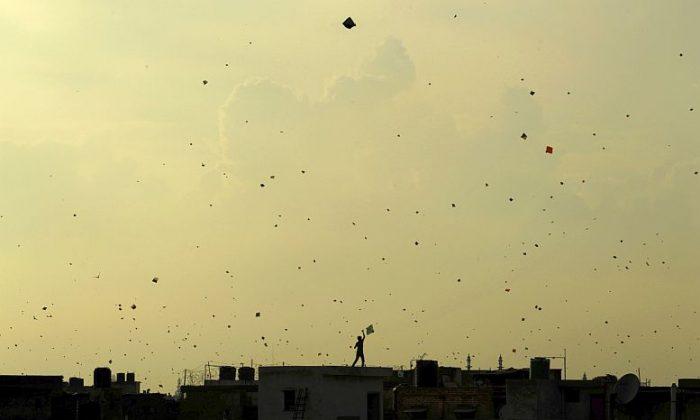 Glass-Coated Kite String Kills 3 People in Indian Capital