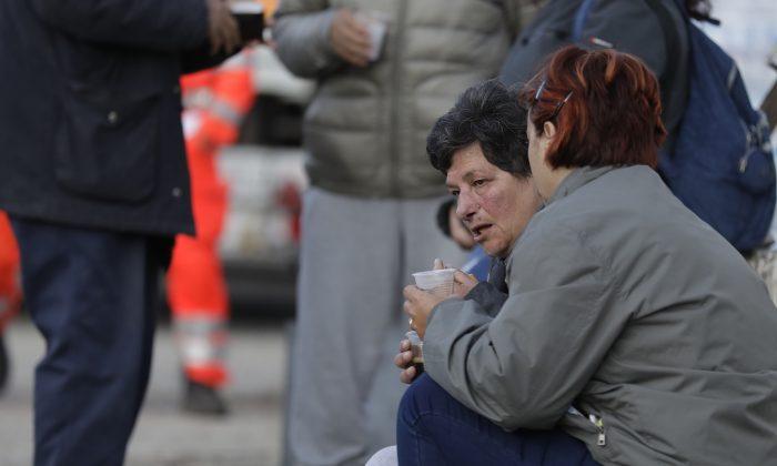 Toll Rises to 281 in Italian Earthquake